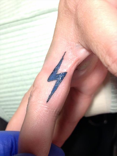 Lightning Bolt Inner Finger Tattoo | Tattoos By: Kyle Porter… | Flickr 640_x_483_jpg