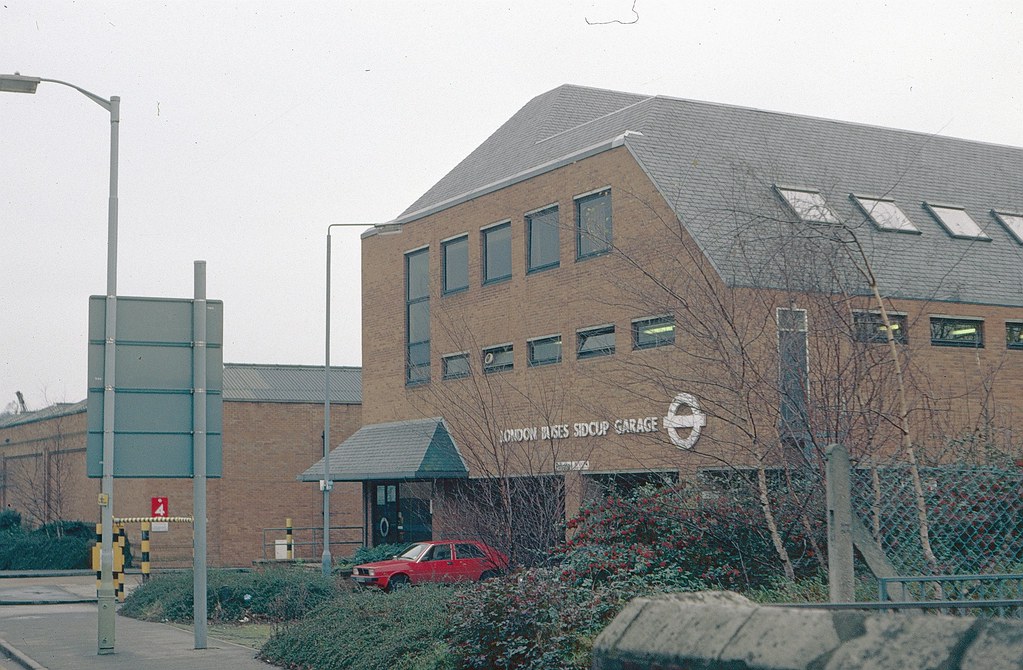 Sidcup bus garage in 1988 The modern administration block … Flickr