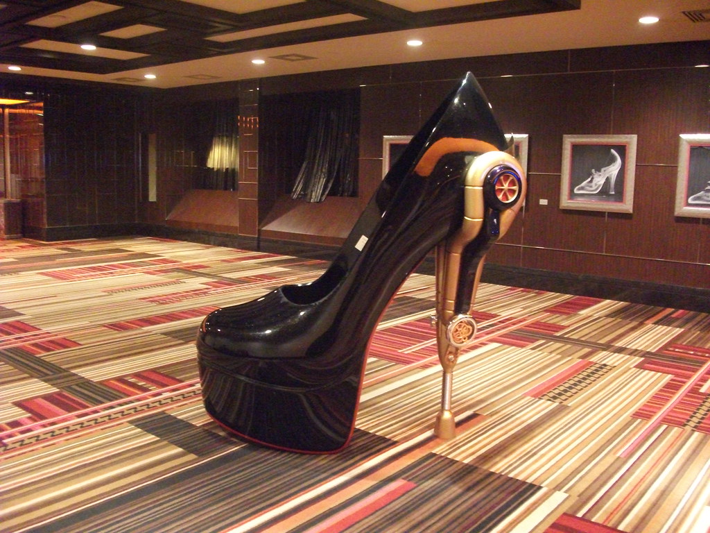 A Big Shoe A giant shoe sculpture on display at the Cosmop… Flickr