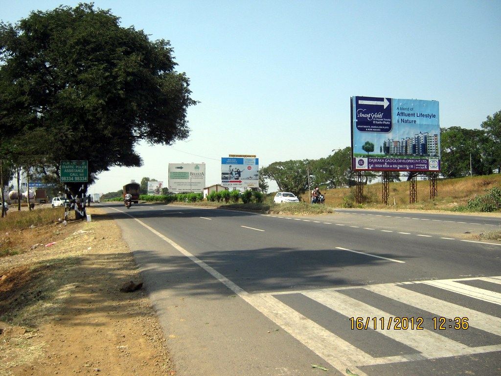 Hoardings on Old Mumbai Pune Highway N H 4 at Kanhe Flickr