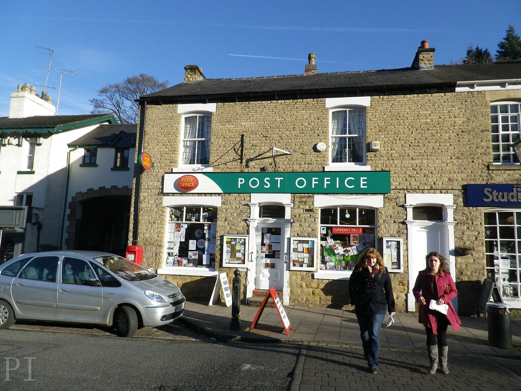 Marple Bridge laburnum_aveyahoo.co.uk Flickr