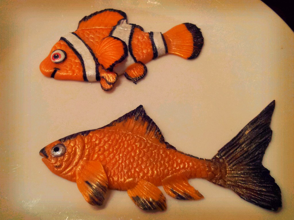 fondant goldfish and nemo hand sculpted comet goldfish and… Flickr