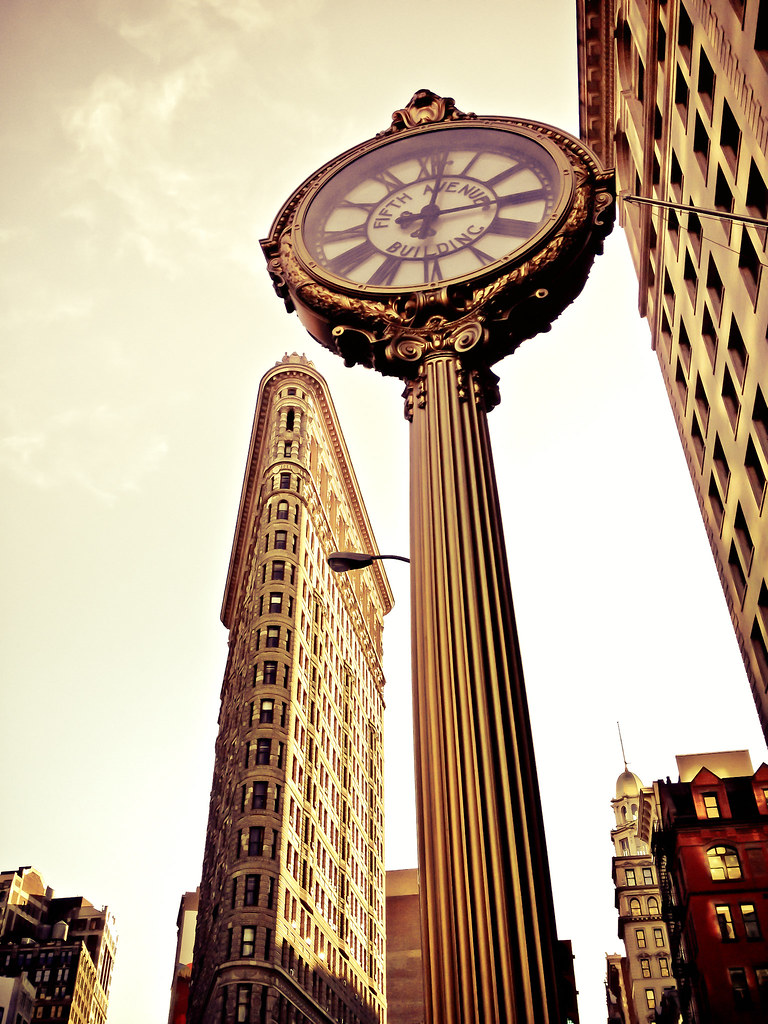 Flatiron Building and 5th Avenue Building Clock New York… Flickr
