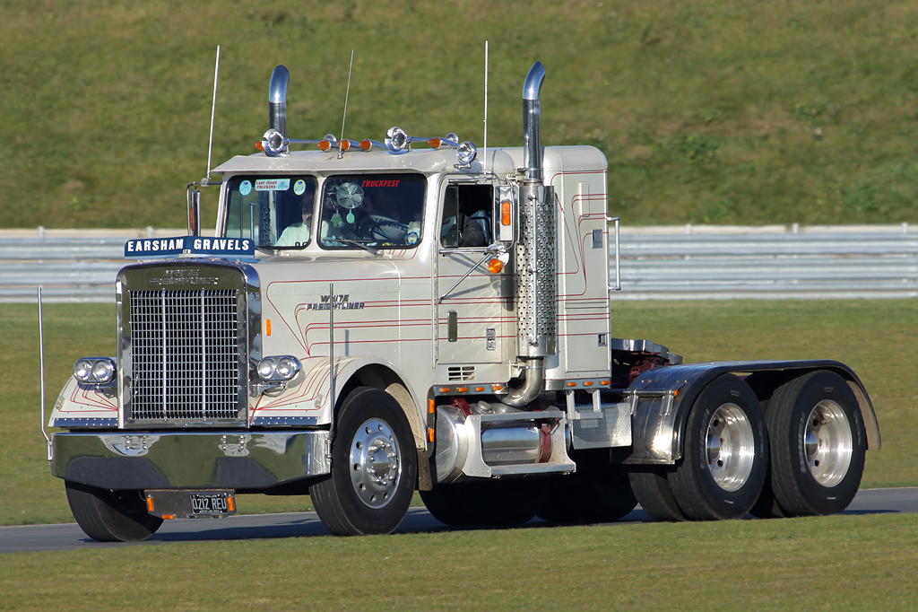 White Freightliner Truck 18Nov12 norfolkjohn Flickr