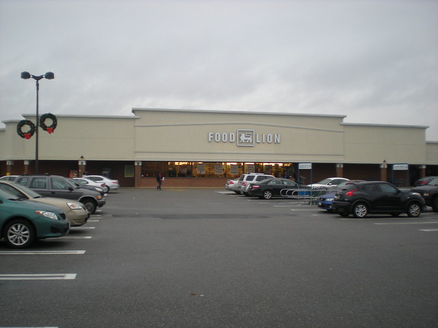 Flickriver Photoset 'Food Lion Hampton, VA, 2137 Coliseum Drive' by RetailRyan