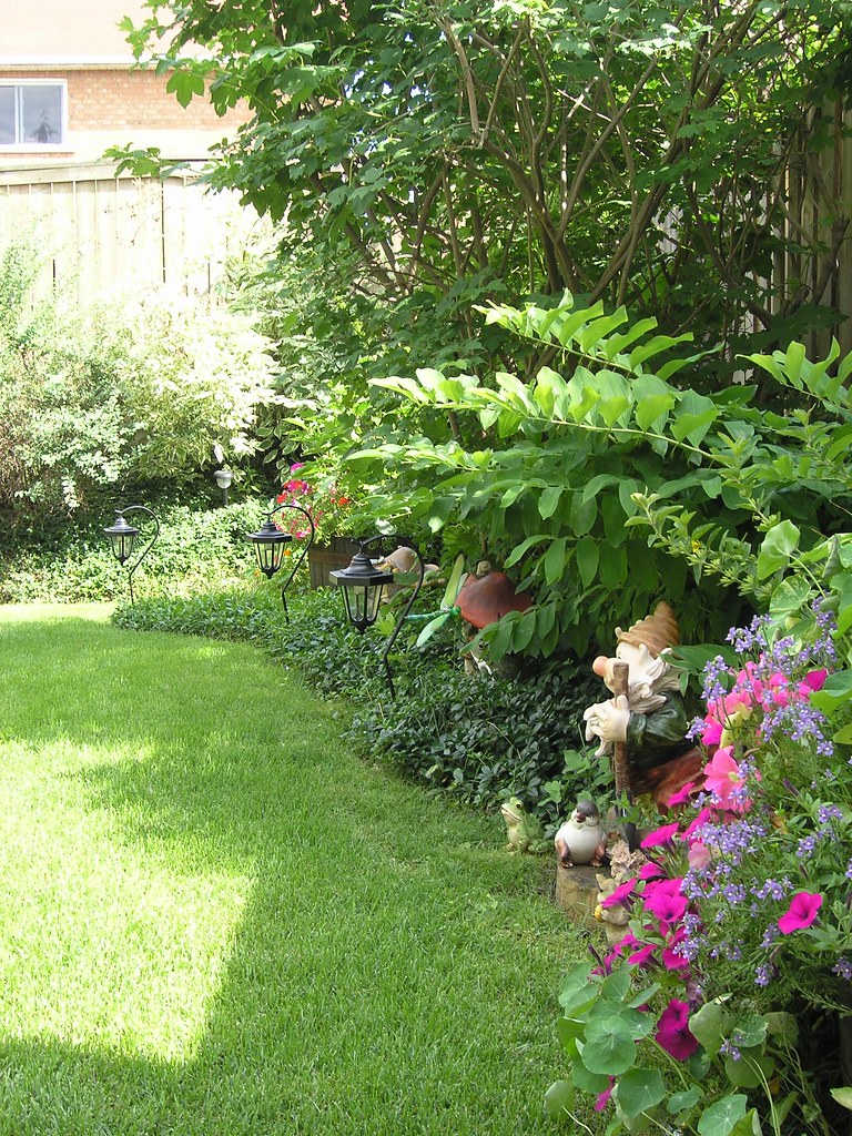 Fenwick Garden '05 Cameron Donaldson Flickr