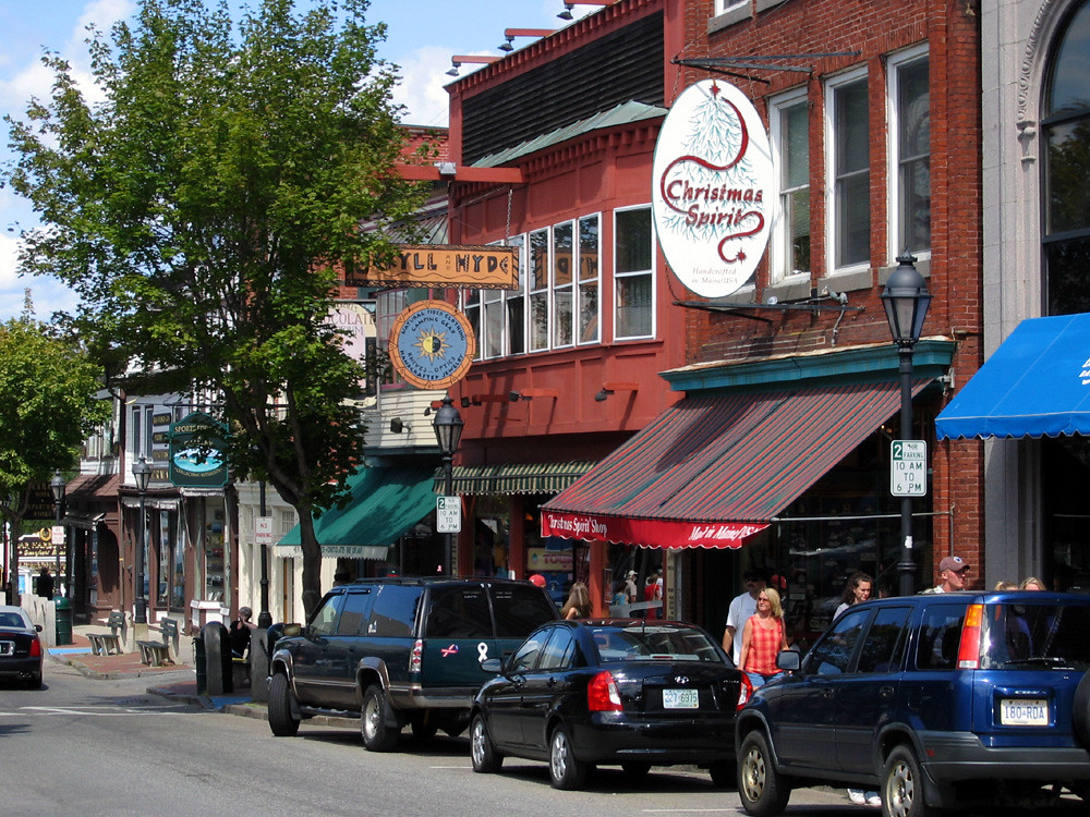 bar harbor main street Shops along Main Street in Bar Harb… Flickr