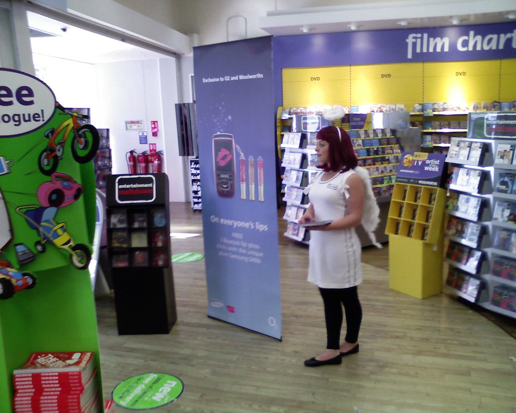 Woolworths Promotional Day Portsmouth O2 Angel promoting S… Flickr