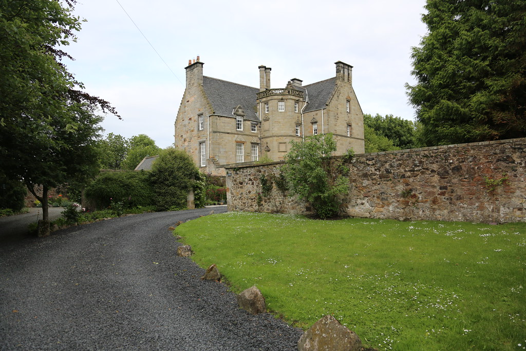 Hill House, Dunfermline (1 of 2) I am on my way south out … Flickr