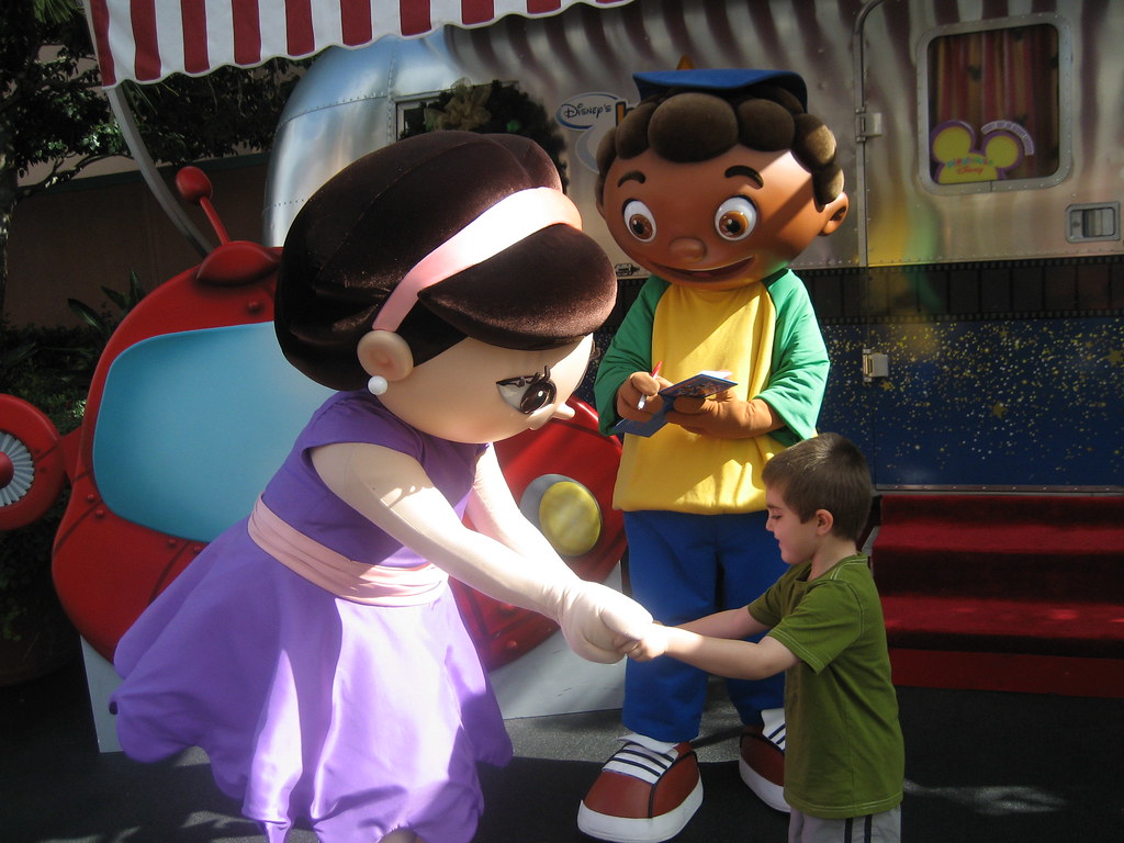 Little Einsteins June As Princess