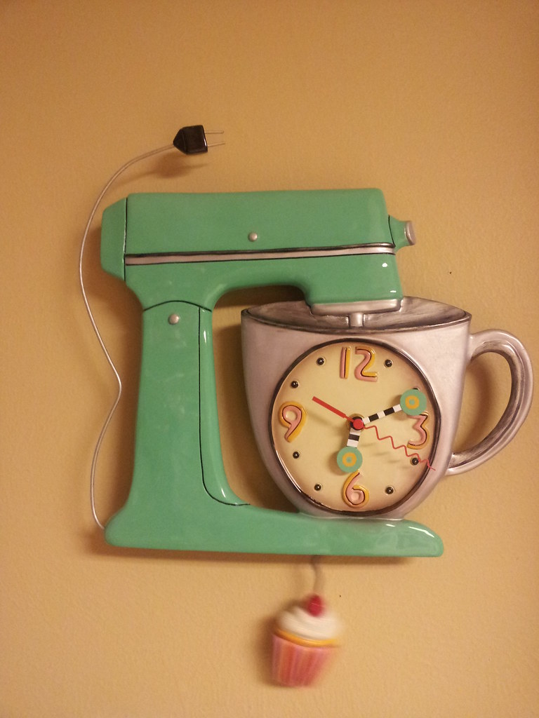 Michelle Allen Clock This is a pendulum clock the cupcake … Flickr