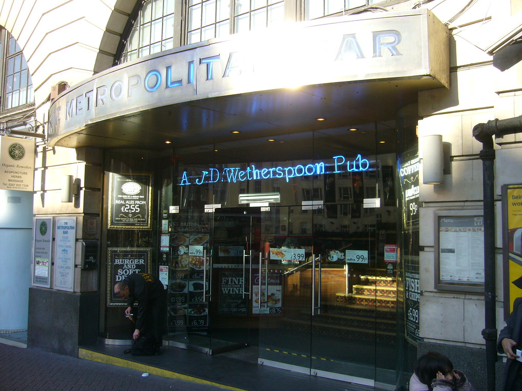 Metropolitan Bar, Baker Street, London deltrems Flickr