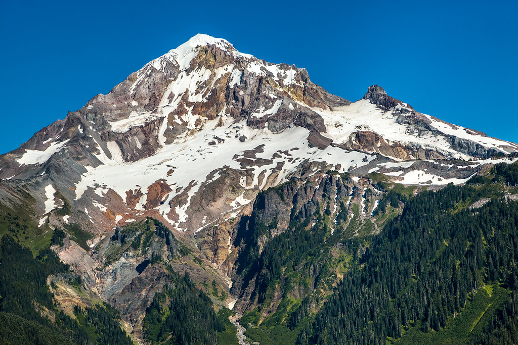 Mt Hood up close, and personal The iconic mountain of Or… Flickr
