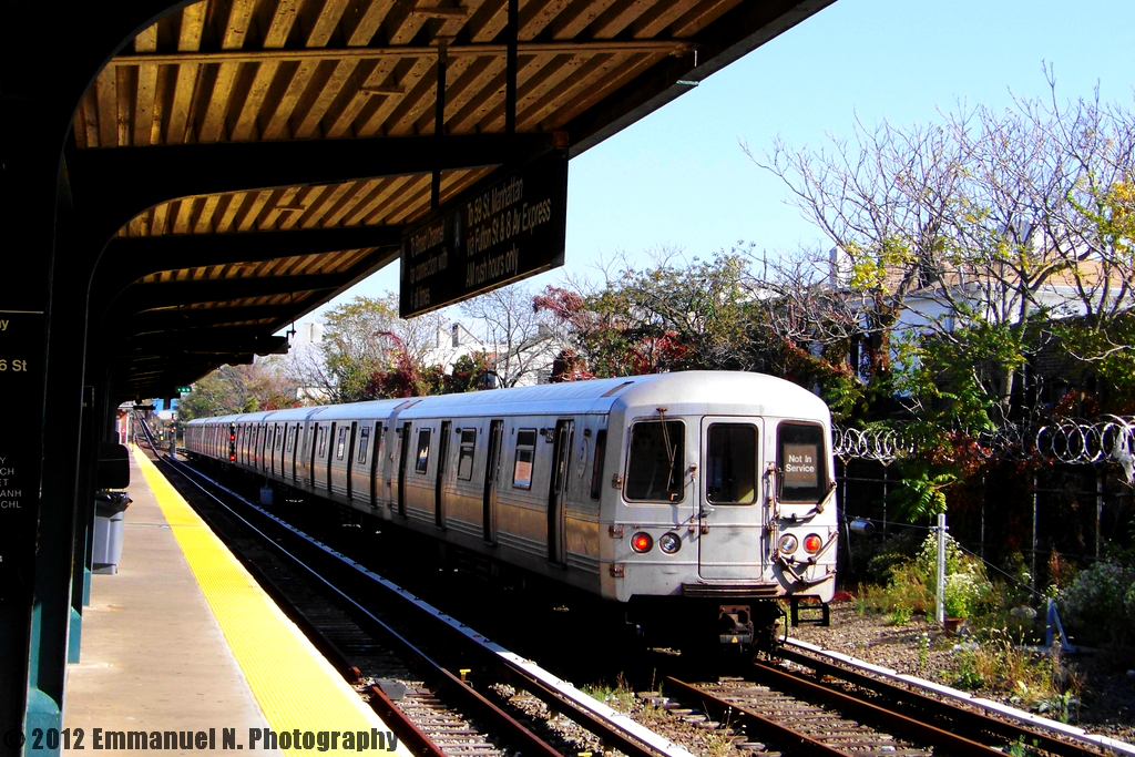 MTA Subway Pullman R46 at Rockaway Park B116 Emmanuel Nicolas Flickr