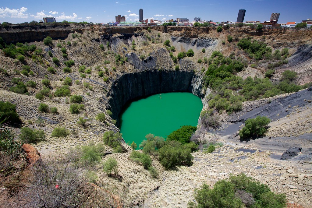 The Big Hole The Kimberly Diamond Mine Museum in South Afr… Flickr