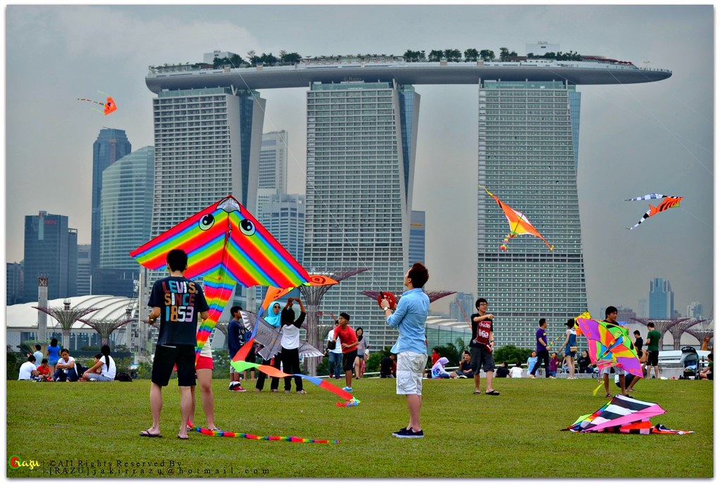 Kite Flying at Marina Barrage Location 10 Bayfront Avenue… Flickr