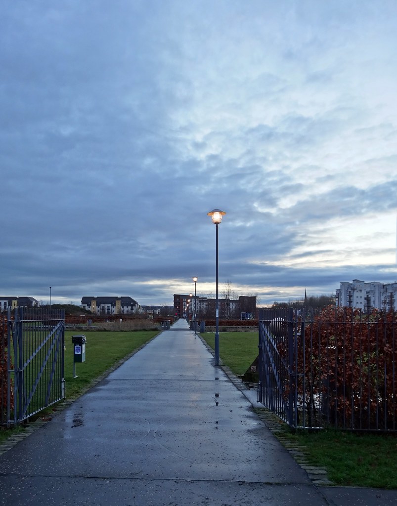 Lighter Clyde View Park in Ferry Village, Renfrew. Bricheno Flickr