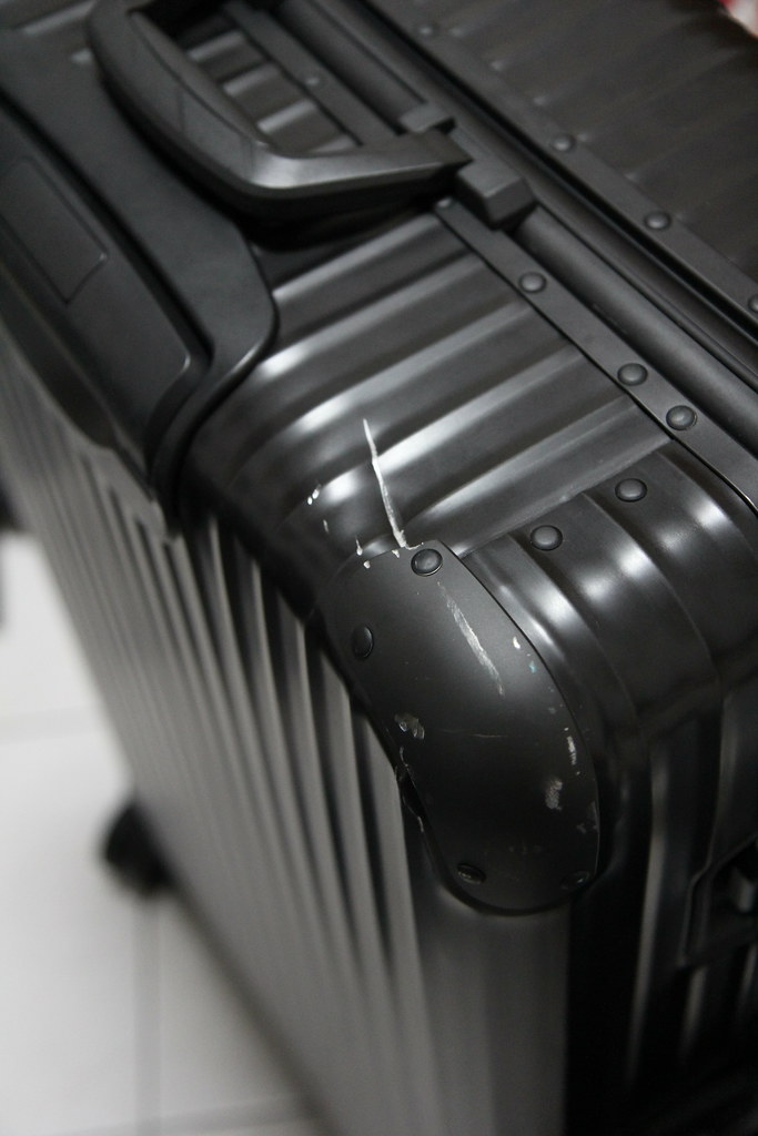 Rimowa Topas Stealth Scrapes/scratches/dent after first tr… Flickr