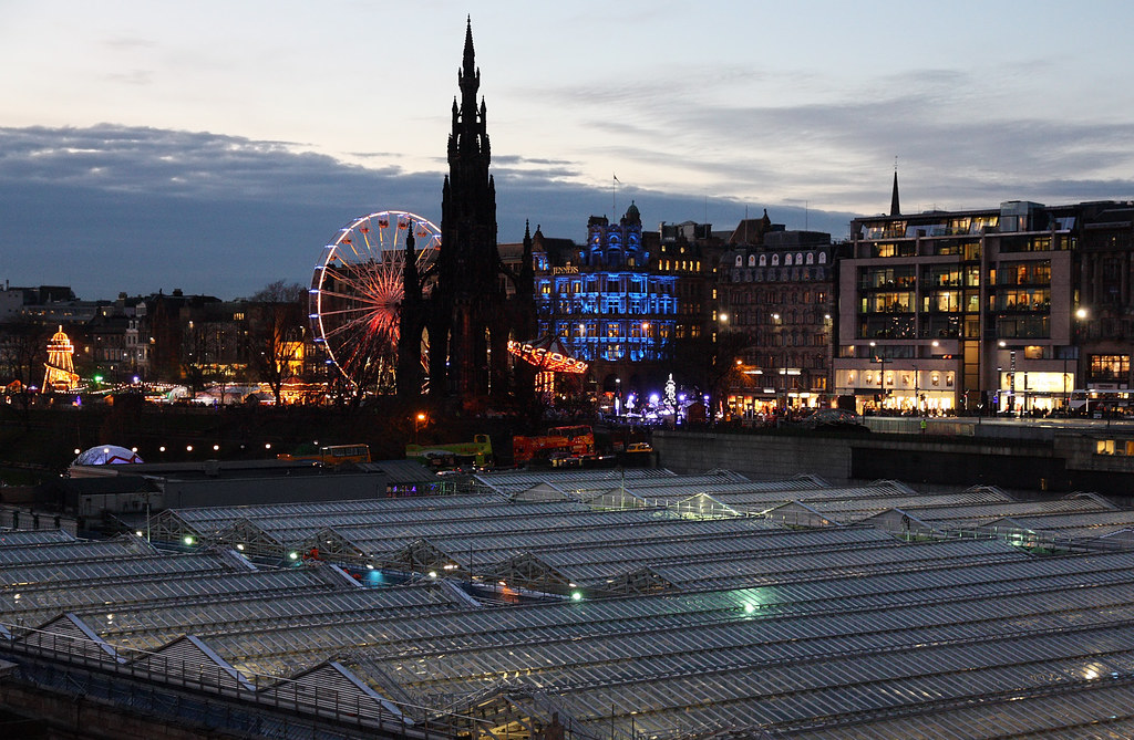 Princes Street christmas fair, Edinburgh, UK Seen from Nor… Flickr