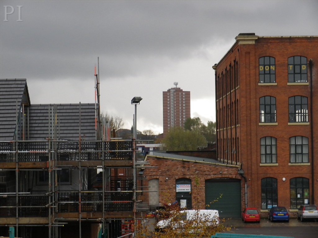 OLDHAM Dew Way, Westwood. Flickr