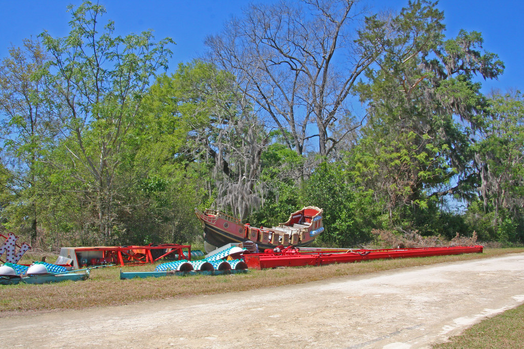 Approaching the Main Gate of the Kirby Family Farm, Willis… Flickr