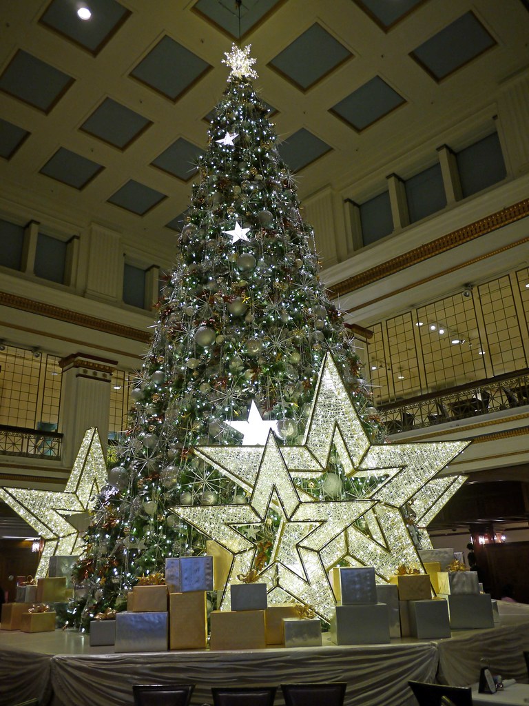 Macy's Walnut Room Chicago 2012 Christmas tree from the … Flickr