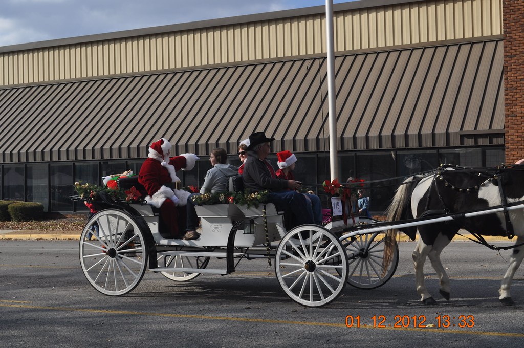 Santa Clause Huntsville Christmas Parade Dec 1 2012 King Kong 911
