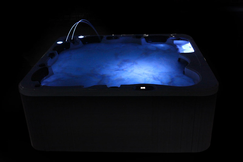 Jet Spa Hot Tub