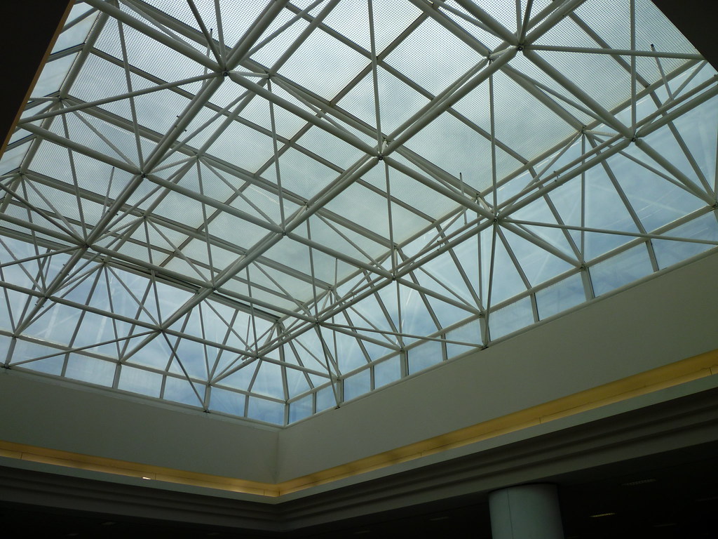 Myer Eastland Glass atrium roof supported by steel truss o… Flickr