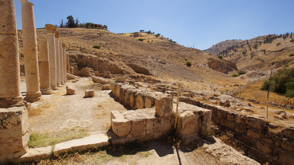 Pella, Jordan 32° 27′ 0″ N, 35° 37′ 0″ E [from wiki] Pella… Flickr