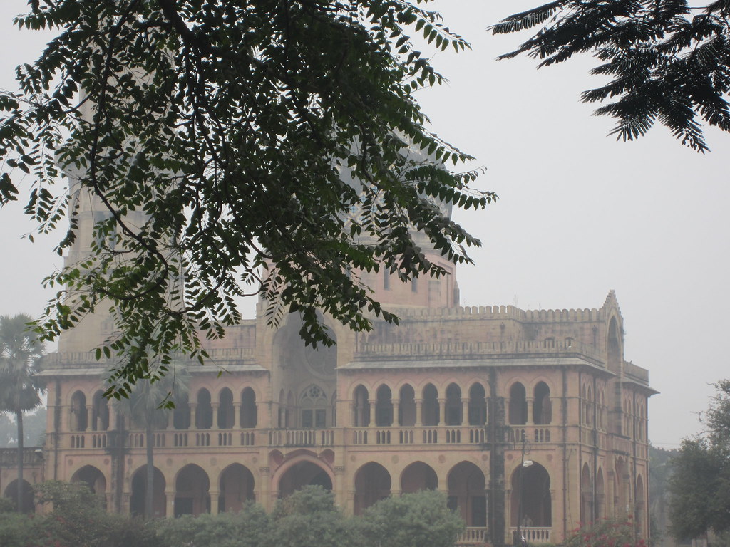 Muir College, Allahabad विकिपीडिया १८६६ में इलाहाबाद में … Flickr