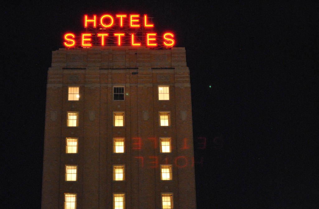 HotelSettlesLighting117 Big Spring, Texas, Dec. 28, 2012 … Flickr