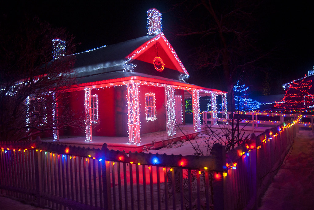 Christmas lights in Upper Canada Village heritage town L… Flickr