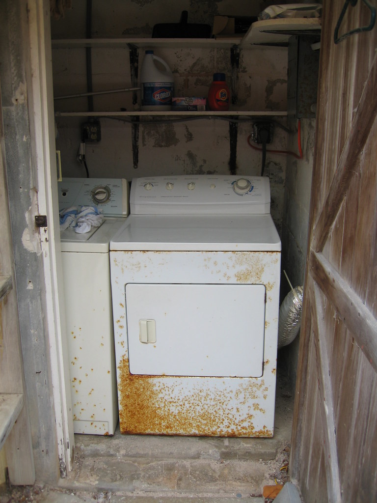Rusty Washing Machine at Sand Pebble Studio Bermuda Flickr