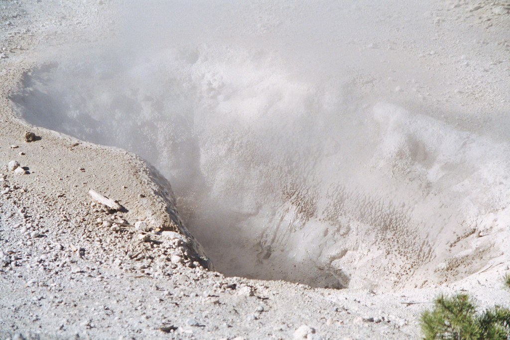 Geyser in Norris Geyser Basin The first geyser we stopped … Flickr