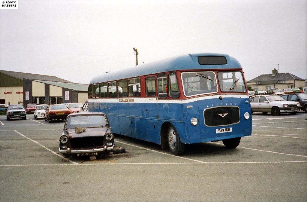 Fishguard Richards Bros YAW166 A collection of bus photo… Flickr