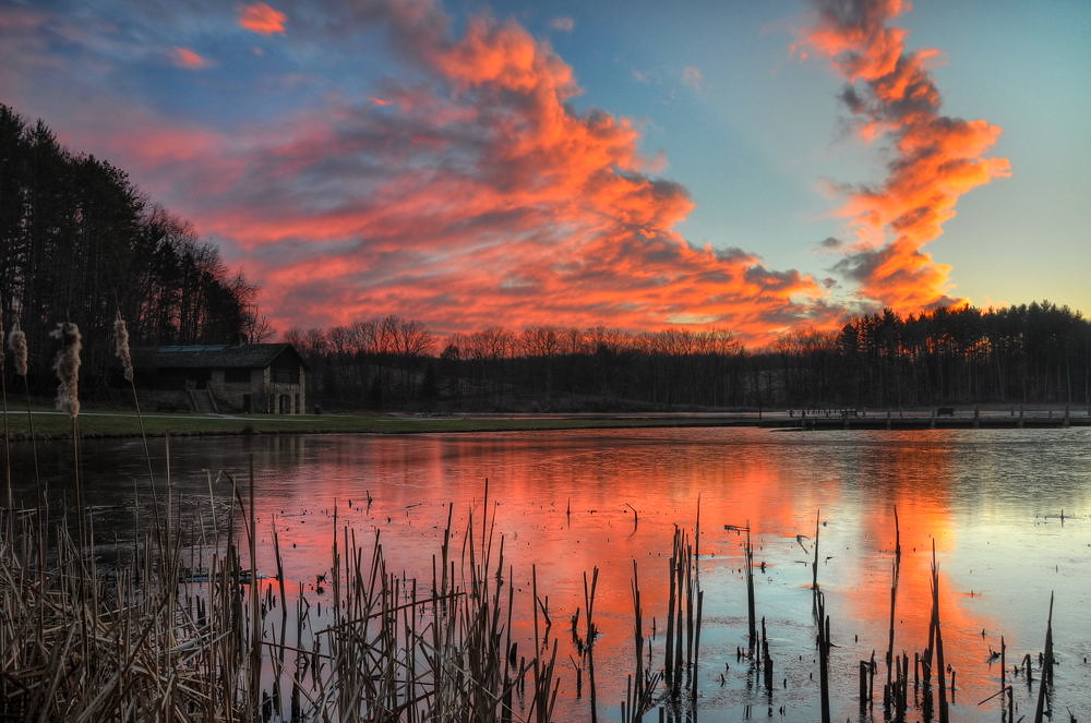 Kendall Lake Sunset Cuyahoga Valley National Park Penins… Jeff