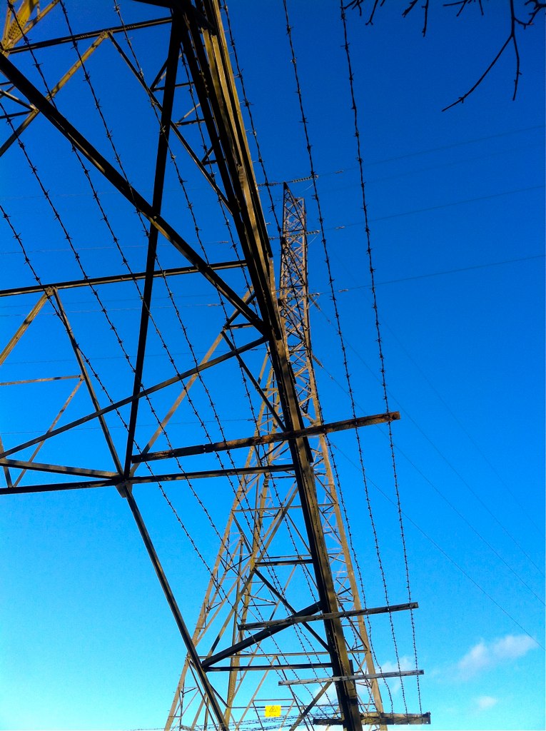 Electricity pylons Two lines of the National Grid meet her… Flickr