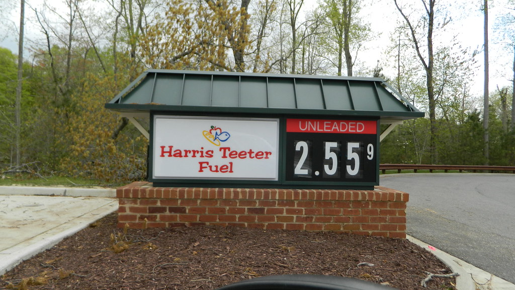 Harris Teeter Fuel sign a photo on Flickriver