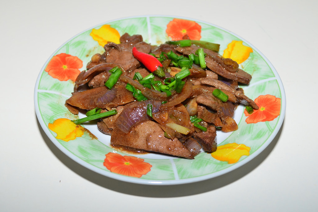 Pork Liver Stir fried pork liver with onions. Choo Yut Shing Flickr