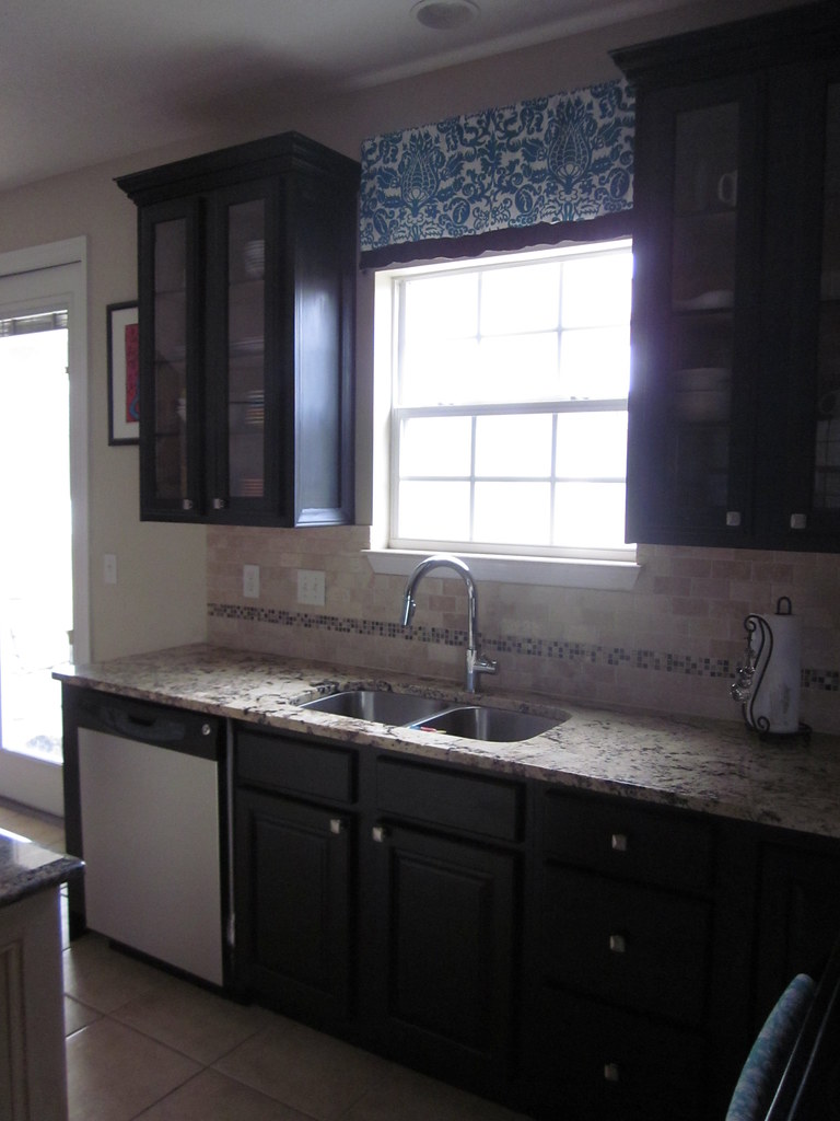 black glass kitchen Liz W Flickr