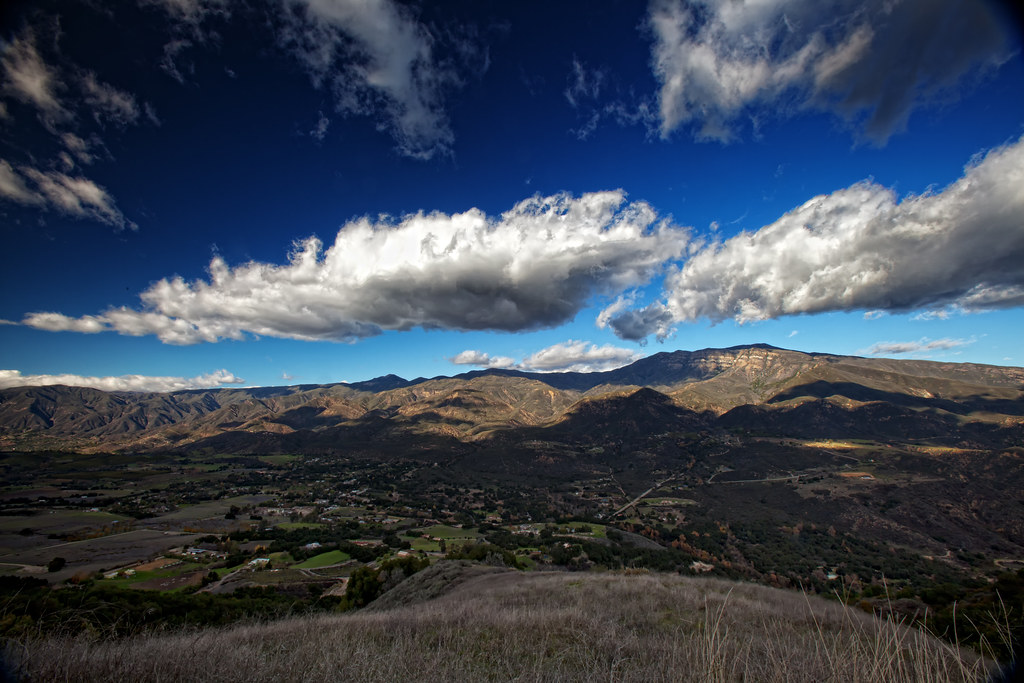 Upper Ojai Valley The Upper Ojai Valley with the Topa Topa… Flickr