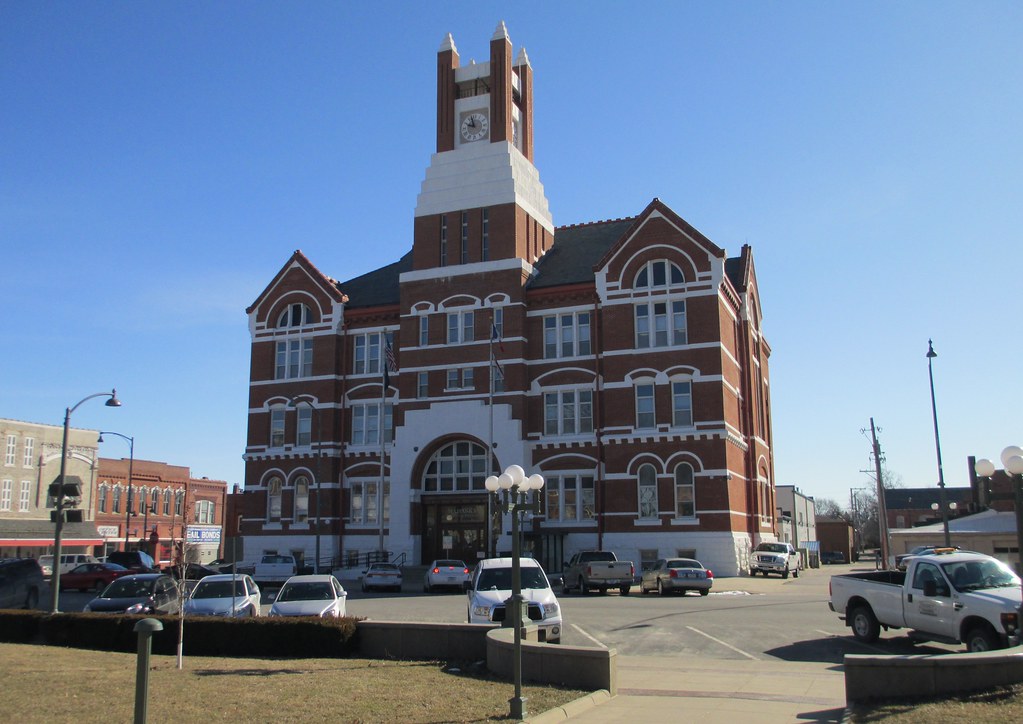 Mahaska County Courthouse (Oskaloosa, Iowa) Built on the n… Flickr