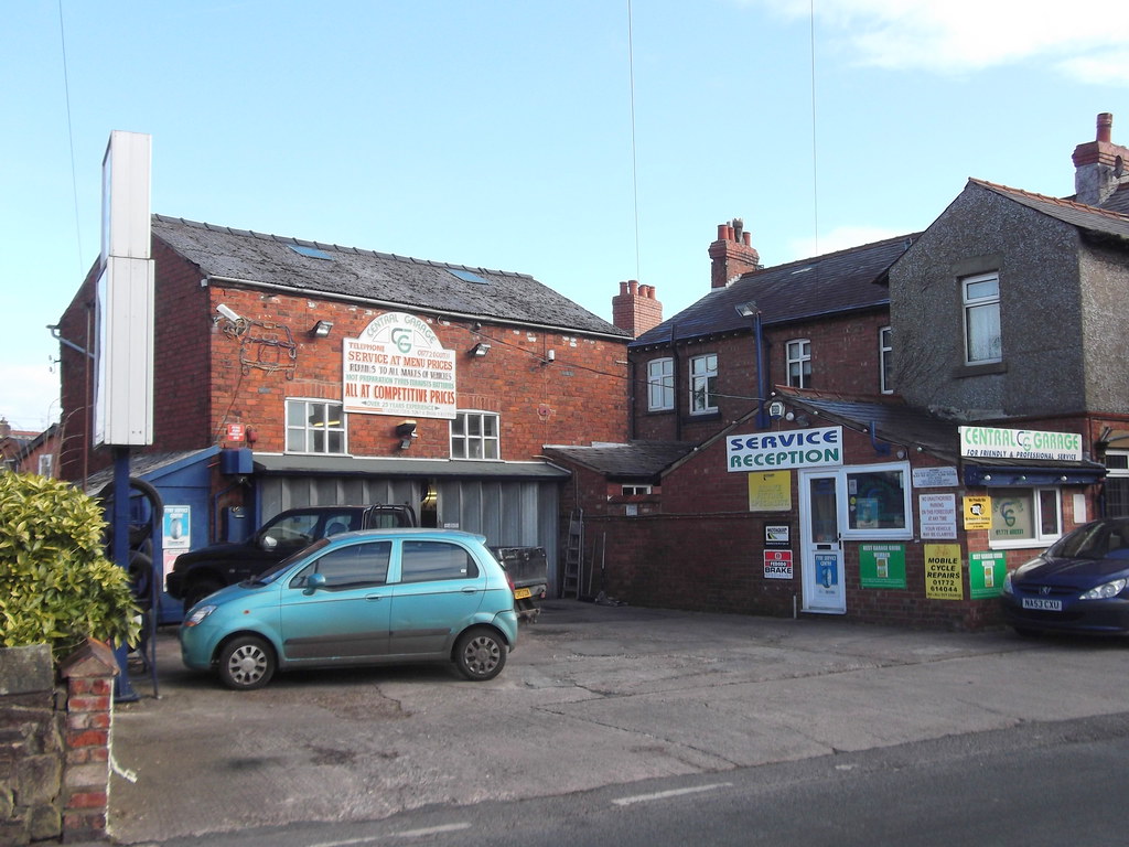 Central Garage Croston, Westhead Road, Croston, Leyland, L… Flickr