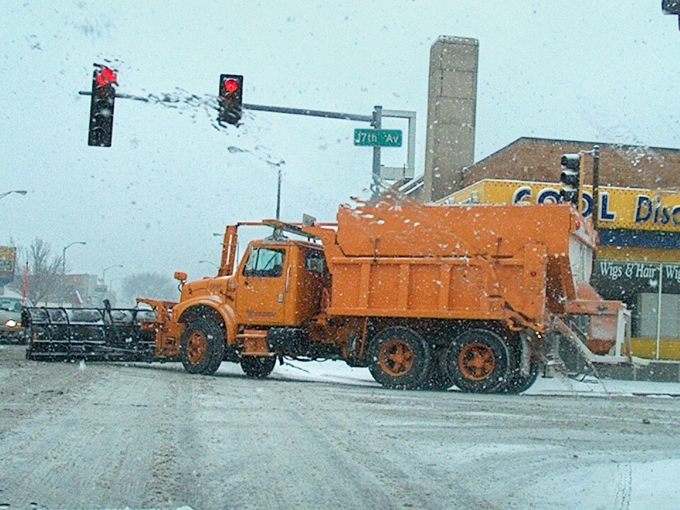 An Illinois Department of Transportation snowplow truck wo… Flickr