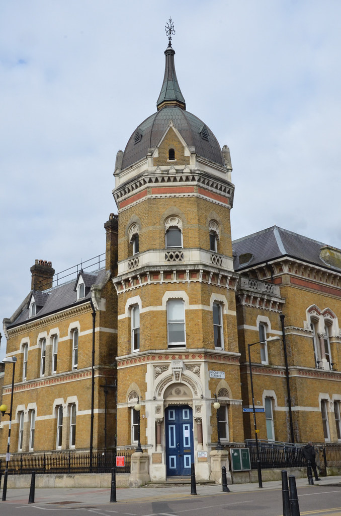 Old Poplar Town Hall Old Poplar Town Hall, at the junction… Flickr
