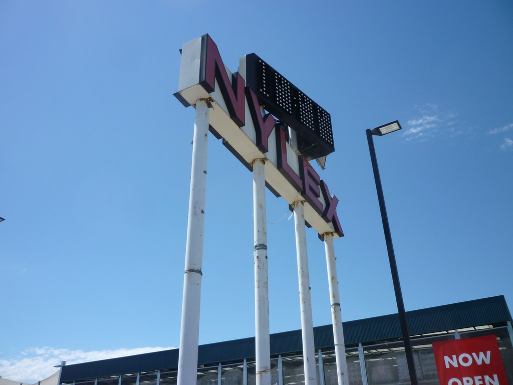Bunnings Mentone The old Nylex clock, from the factory tha… Flickr