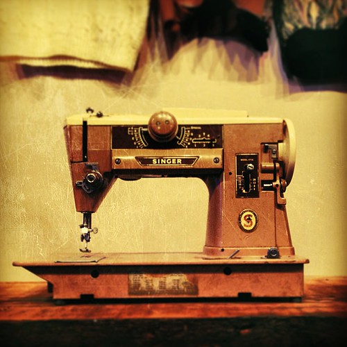 Singer vintage sewing machine. AG Vancouver Flickr