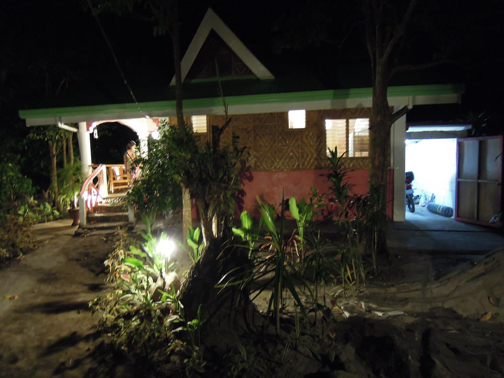 DSCN1666 Camiguin Bungalow for rent Cottage ,TV ;raf ,Tera… Flickr