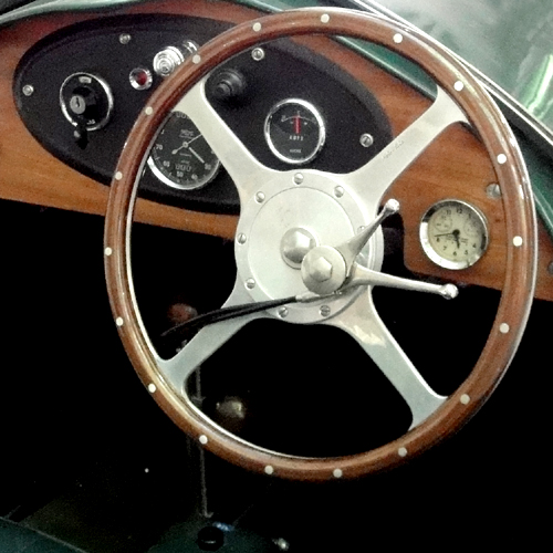 steering wheel and control levers on a 1935 Sup… Flickr